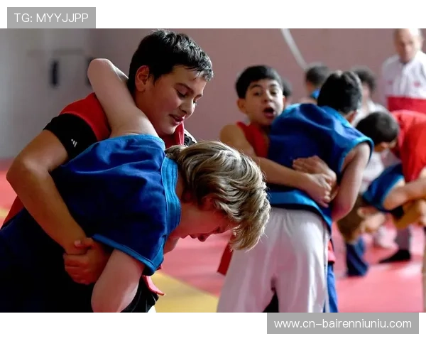 欧洲摔跤锦标赛古典式87公斤级:格鲁吉亚选手祖拉布·达图纳什维利技术分优势卫冕 欧洲摔跤锦标赛古典式87公斤级:格鲁吉亚选手祖拉布·达图纳什维利技术分优势卫冕